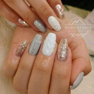 Nails with Sweater Design
